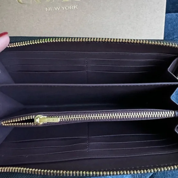 Coach Zip Around wallet in Signature Leather in Gift Box - Picture 5 of 10